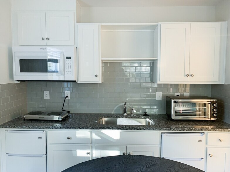 More Photos Of 808 College Ave, Clemson Apartments For Sale