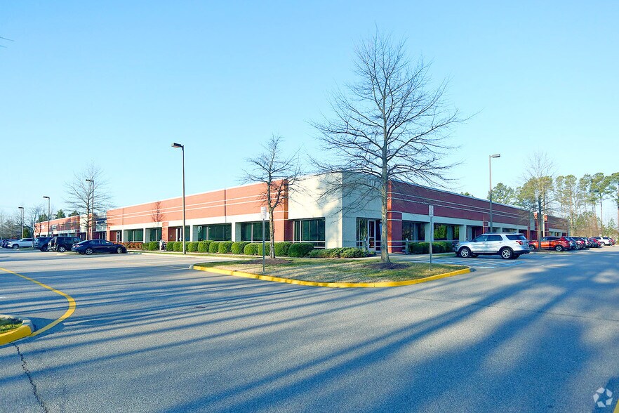 More Photos Of 7007 Harbour View Blvd, Suffolk Office For Lease