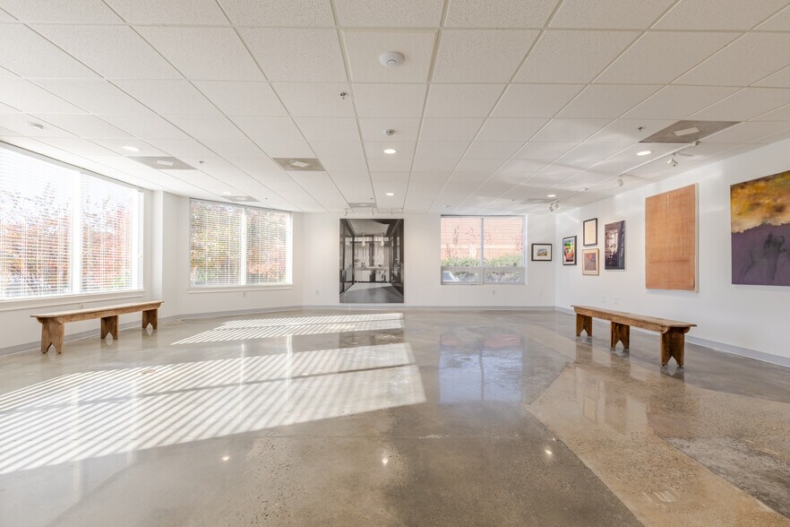 More Photos Of 1960 Crossbeam Dr, Charlotte Light Distribution For Sale