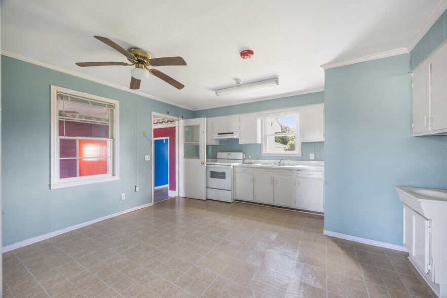 More Photos Of 109 Lisa Dr, Lexington Daycare Center For Sale
