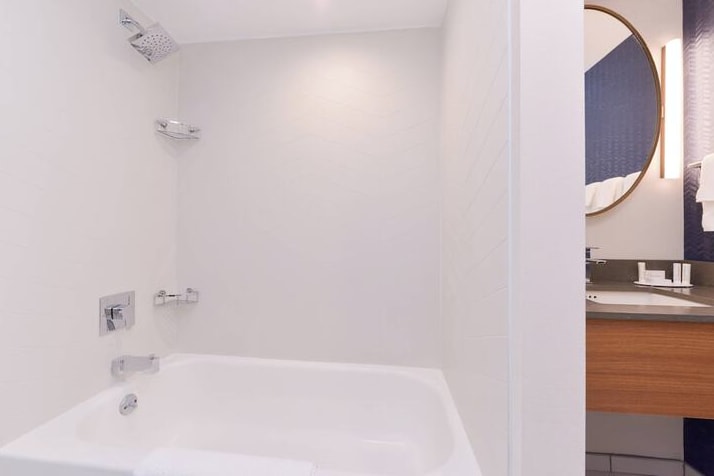 More Photos Of 3540 Rosedale Hwy, Bakersfield Hotel For Sale