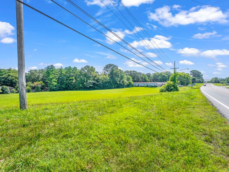 More Photos Of College St S, Winchester Land For Sale