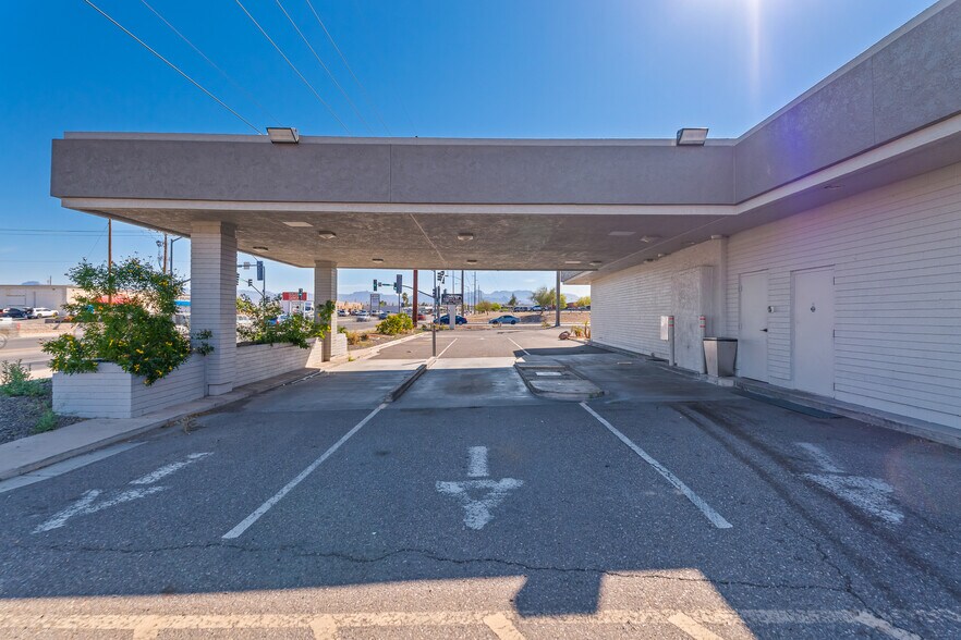 More Photos Of 1755 E Lakeside Dr, Bullhead City Bank For Sale