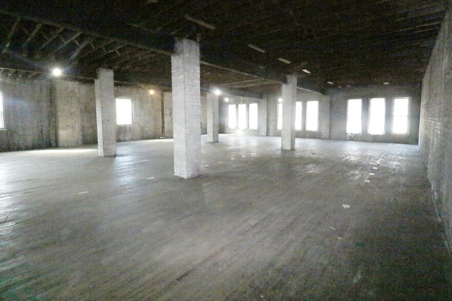 More Photos Of 312 N 7th St, Steubenville Warehouse For Sale