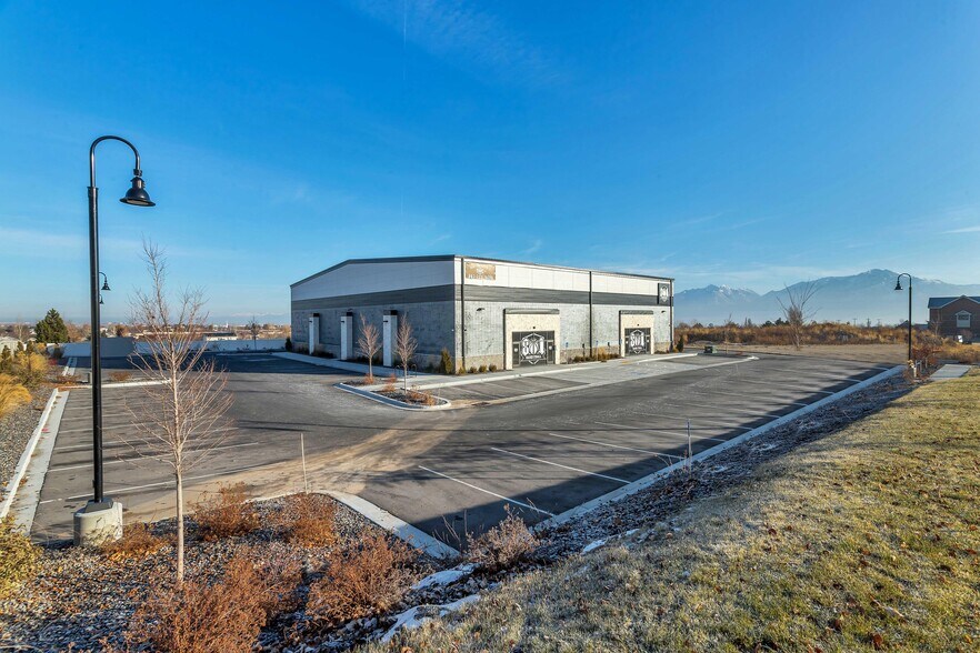 More Photos Of 5639 Mirabella Dr, Herriman Showroom For Sale