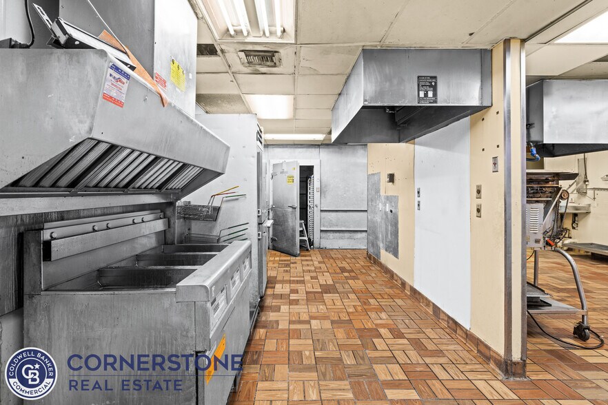 More Photos Of 900 Pronghorn St, Casper Restaurant For Sale