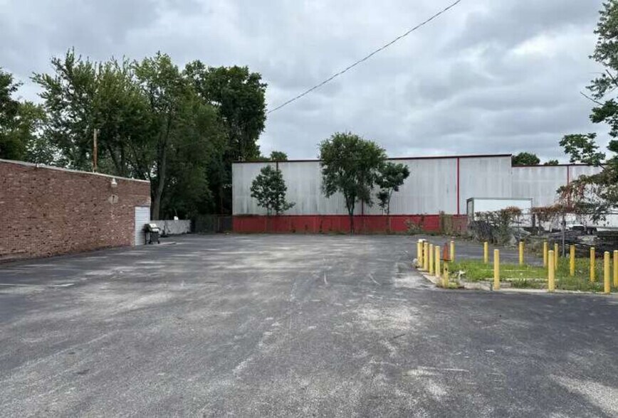 More Photos Of 3887 E Livingston Ave, Columbus Warehouse For Lease