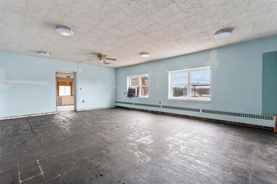 More Photos Of 19 Goodwill Ave, Meriden Specialty For Sale