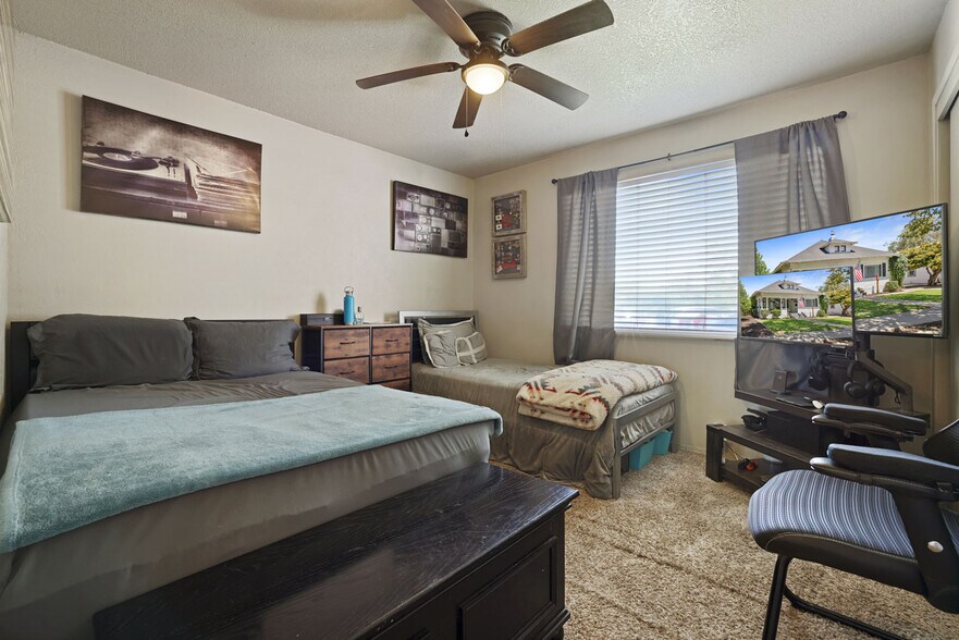 More Photos Of 411 Crane Ave, Turlock Office For Sale