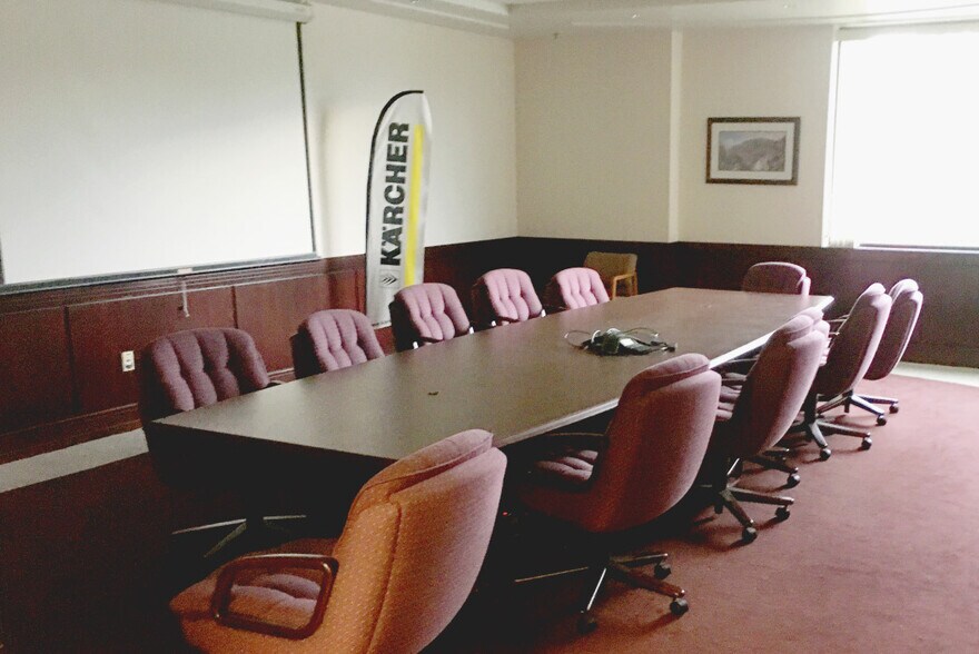 More Photos Of 4275 NW Pacific Rim Blvd, Camas Warehouse For Lease