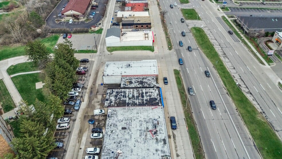 More Photos Of 24336 Michigan Ave, Dearborn Freestanding For Lease