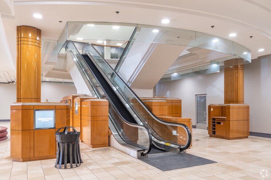 More Photos Of 10000 Emmett F Lowry Expy, Texas City Unknown For Lease