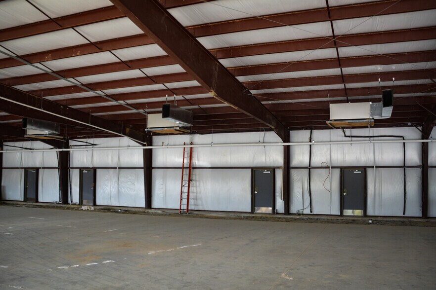 More Photos Of 15506 Highway 5, Cabot Storefront For Lease