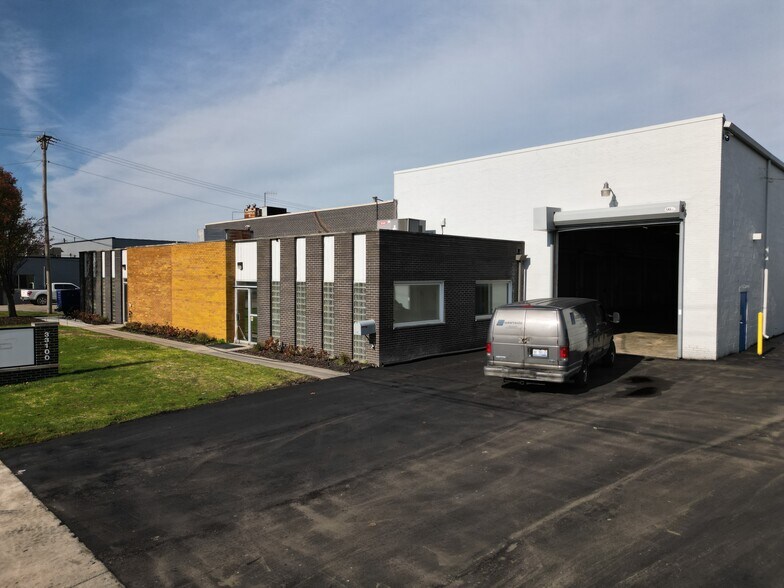 Primary Photo Of 33100 Capitol St, Livonia Manufacturing For Lease