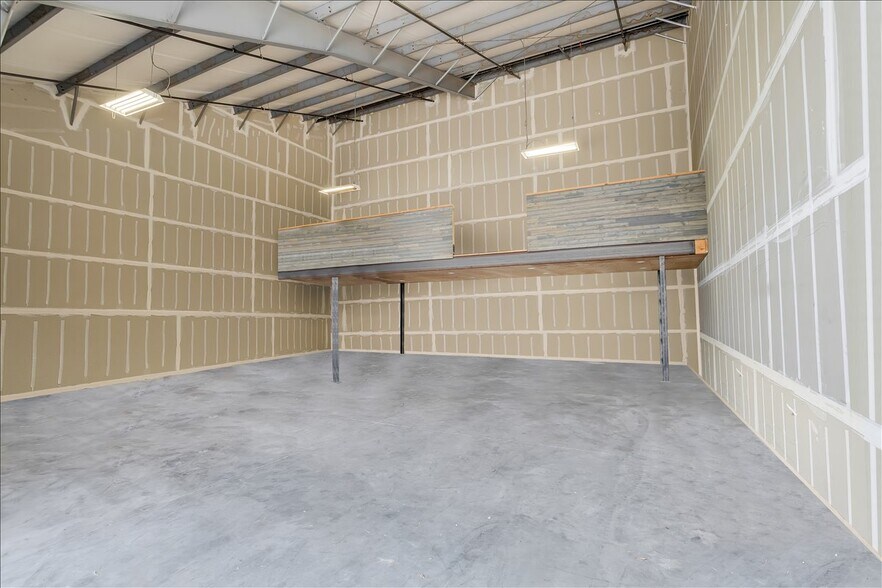 More Photos Of 18855 Microtronics, Sonora Industrial For Sale