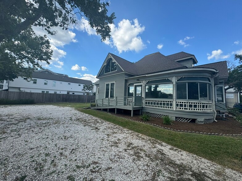 More Photos Of 1119 Roy St, Houston General Retail For Lease