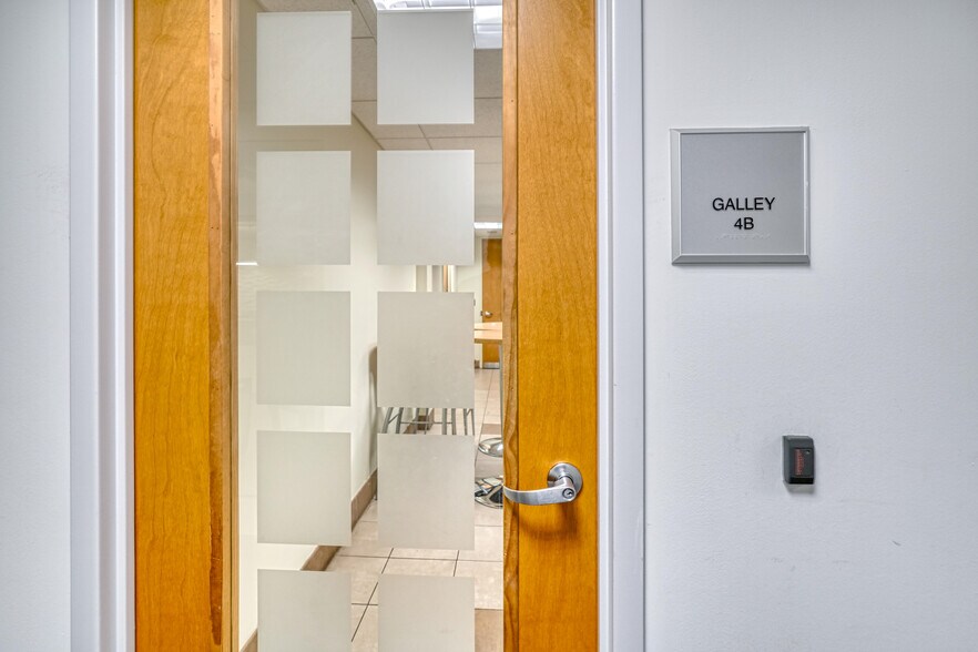 More Photos Of 438 N Frederick Ave, Gaithersburg Medical For Sale