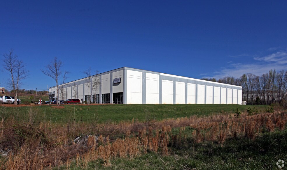 More Photos Of 1548 Roger Dale Carter Blvd, Kannapolis Distribution For Lease