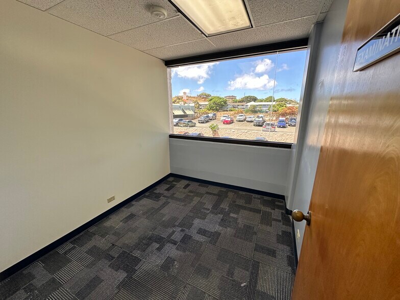 More Photos Of 3615 Harding Ave, Honolulu Medical For Lease