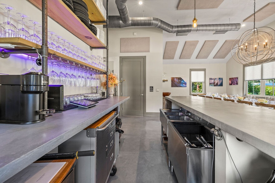 More Photos Of 1766 14th Ave, Vero Beach Restaurant For Sale