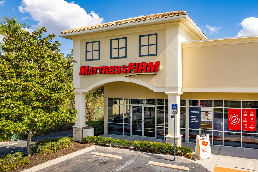 More Photos Of 1408 N Dale Mabry Hwy, Lutz Storefront For Lease