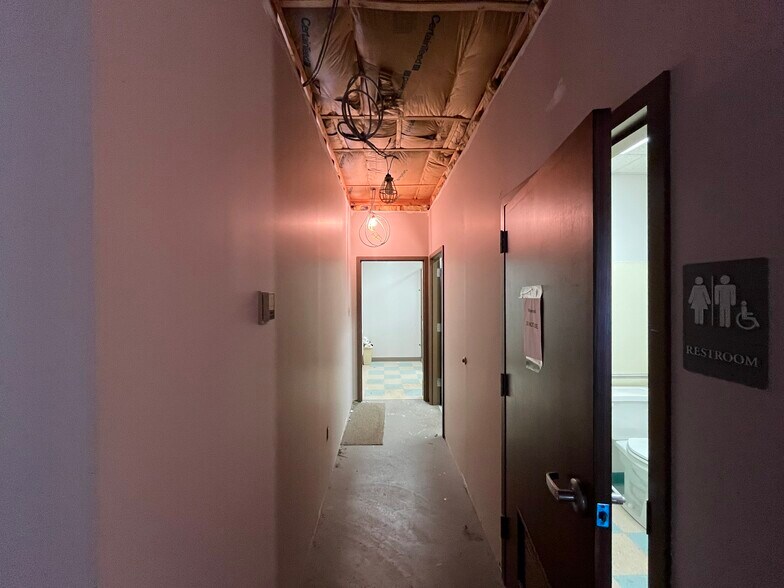 More Photos Of 624 Fellows St, Scranton Office For Lease