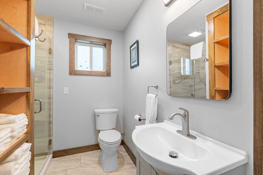 More Photos Of 291 Endicott St N, Laconia Hotel For Sale