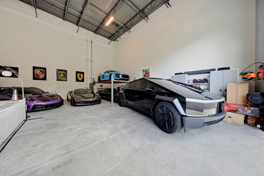 More Photos Of 6500 Motor Enclave Way, Tampa Racetrack For Sale