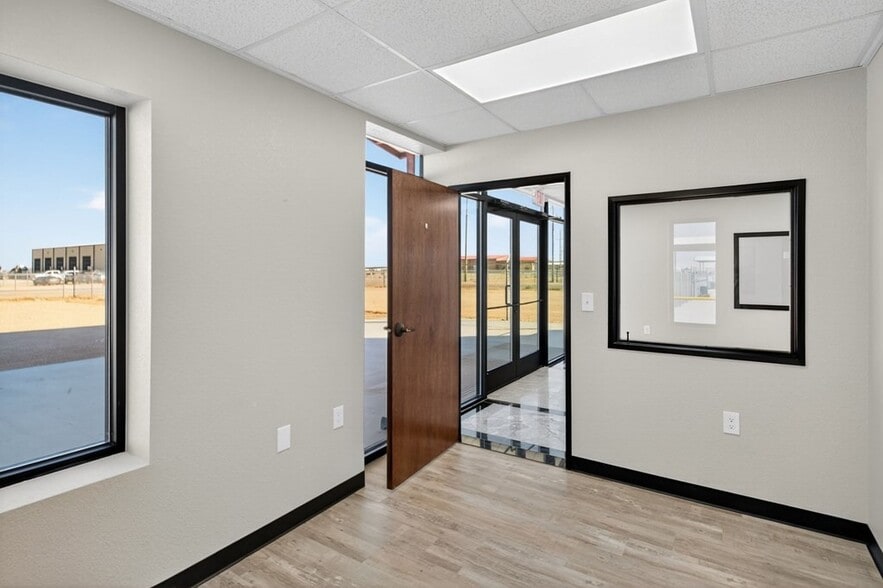 More Photos Of 16751 W Basin St, Odessa Warehouse For Lease