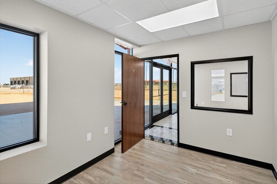 More Photos Of 16751 W Basin St, Odessa Warehouse For Lease
