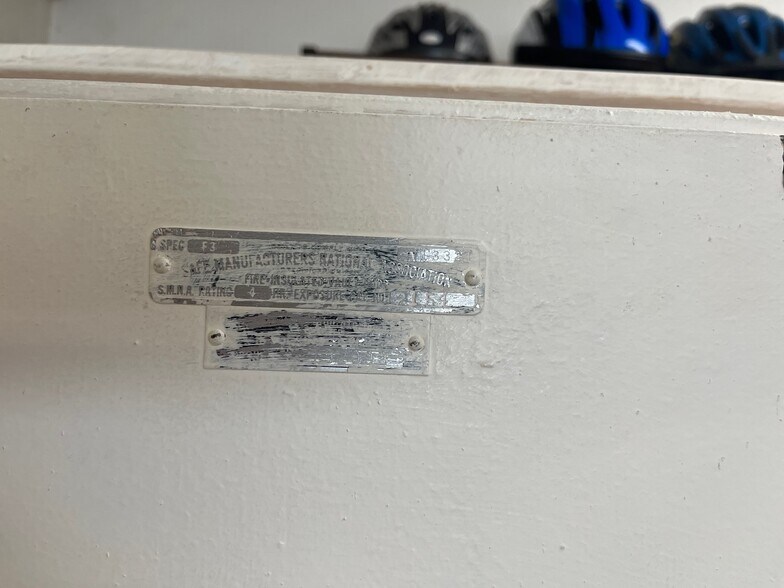 More Photos Of 735 Park Dr, Alton Office For Sale