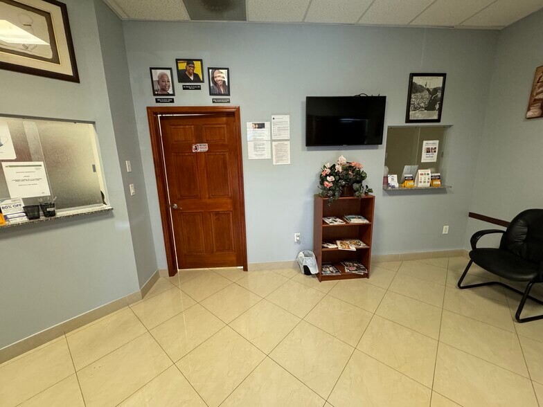More Photos Of 1741-1759 N University Dr, Pembroke Pines Storefront Retail Office For Sale