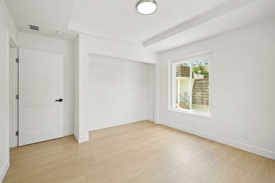 More Photos Of 7010 Lennox Ave, Van Nuys Apartments For Sale