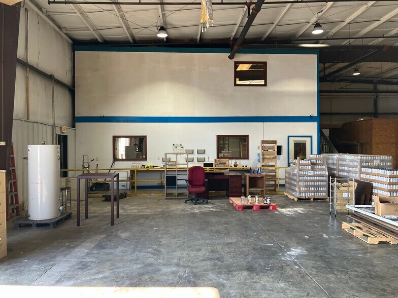More Photos Of 770 Andico Rd, Plainfield Warehouse For Lease