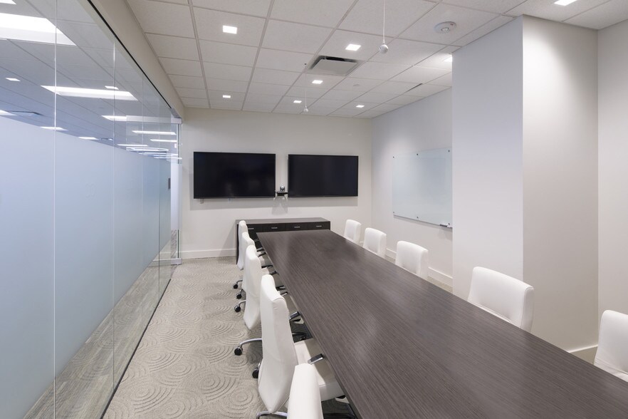 More Photos Of 2056 Vista Parkway, West Palm Beach Unknown For Lease