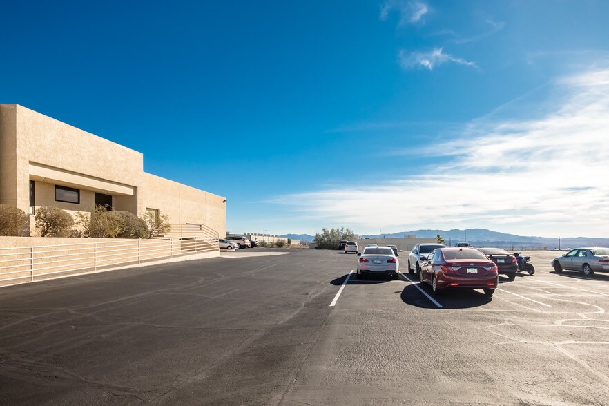 More Photos Of 2100 College Dr, Lake Havasu City Warehouse For Lease