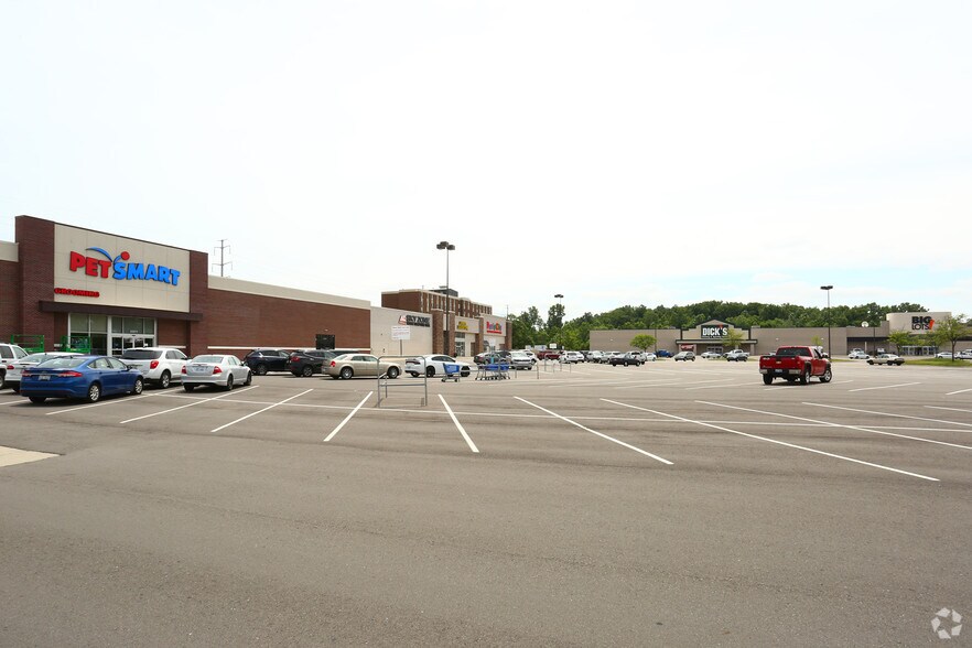 More Photos Of 23351 Eureka Rd, Taylor Freestanding For Lease