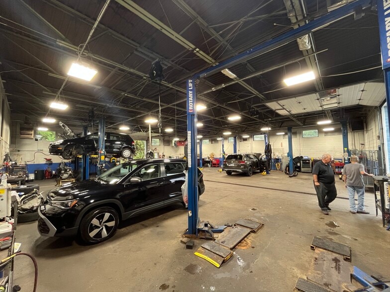 More Photos Of 3451 Leechburg Rd, New Kensington Auto Dealership For Sale