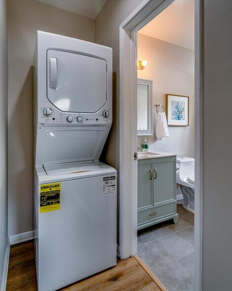 More Photos Of 323-325 Culver Blvd, Playa Del Rey Storefront Retail Residential For Sale