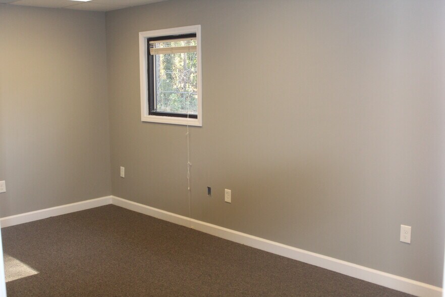 More Photos Of 409 Arrowhead Blvd, Jonesboro Office Residential For Lease