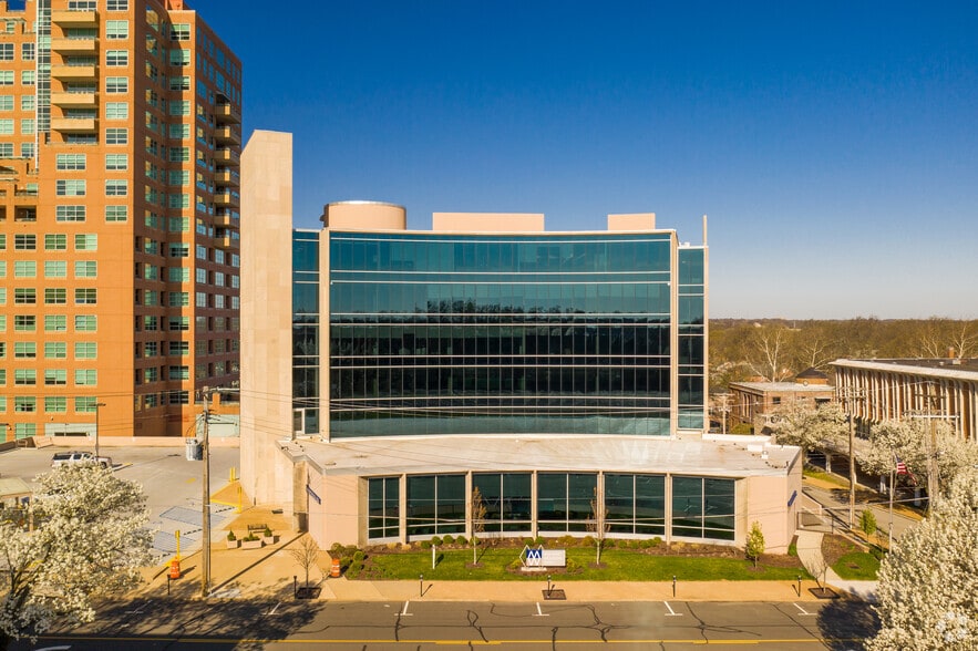 More Photos Of 135 N Meramec Ave, Clayton Office For Lease