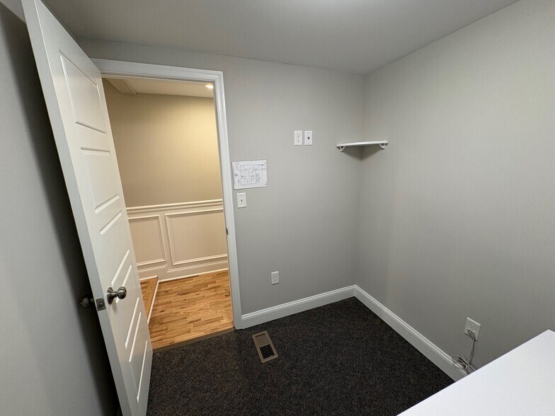 More Photos Of 413 Eastern Blvd, Essex Office Residential For Sale