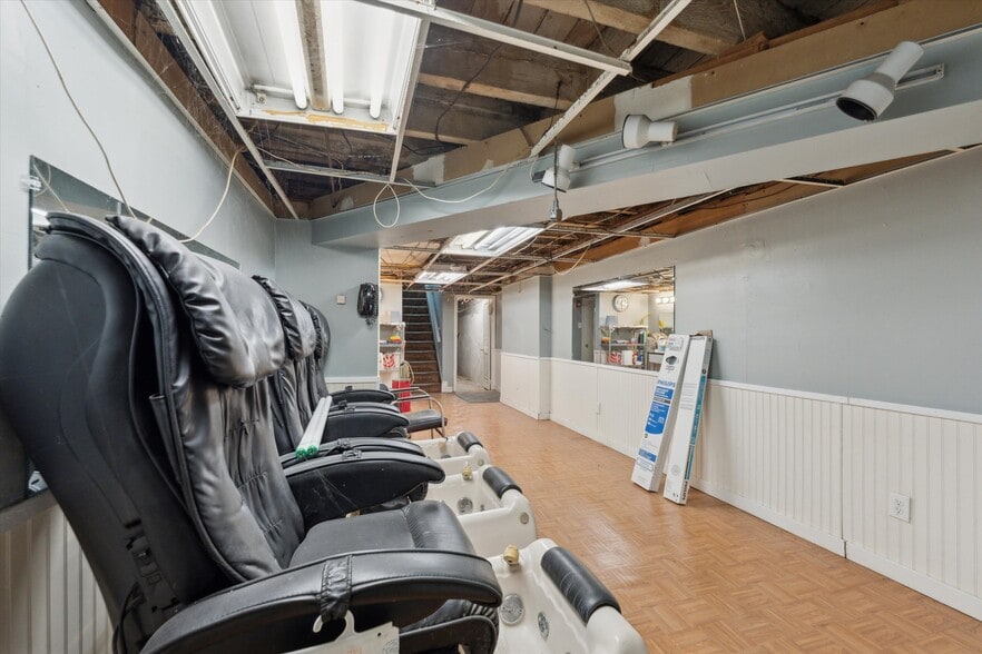 More Photos Of 42 S 19th St, Philadelphia Storefront Retail Residential For Lease