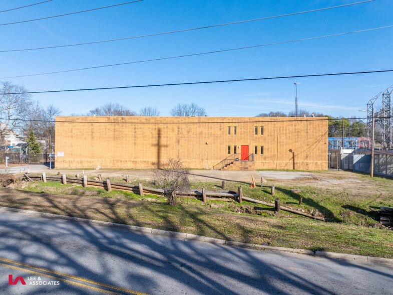 More Photos Of 1239 Willingham Dr, East Point Warehouse For Sale