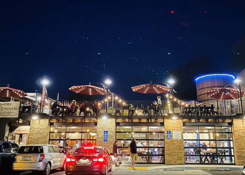 More Photos Of 208 S Green St, Sonora Restaurant For Sale