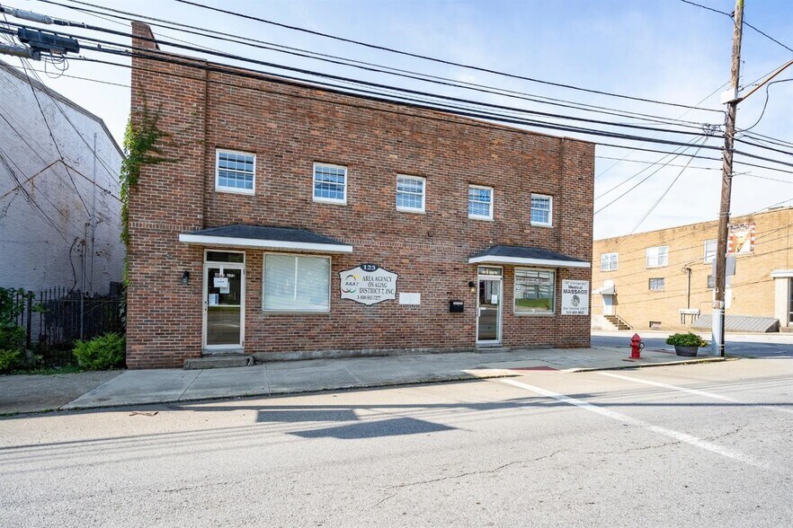 More Photos Of 123 W Main St, West Union Medical For Lease