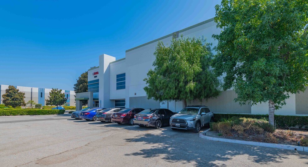 More Photos Of 9201 Charles Smith St, Rancho Cucamonga Warehouse For Lease