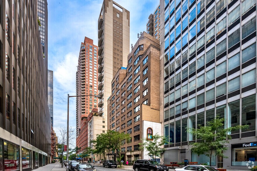 More Photos Of 210 E 47th St, New York Multifamily For Sale
