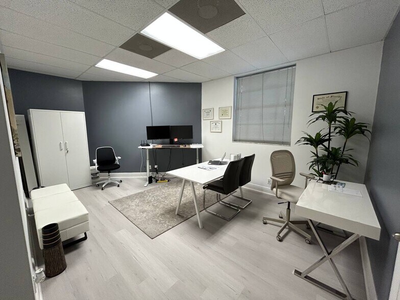 More Photos Of 2400 N University Dr, Pembroke Pines Office For Lease