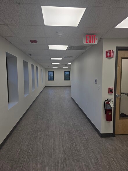 More Photos Of 23 Commonwealth Ave, Chestnut Hill Office For Lease